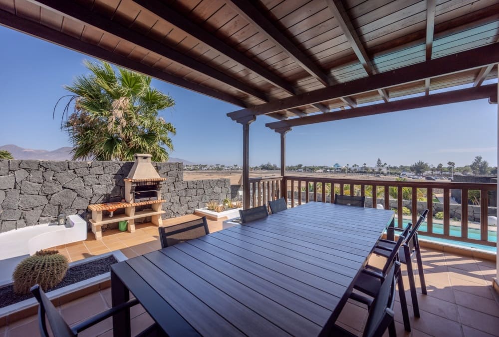 5 soveværelse Villa til salg i Playa Blanca med swimmingpool - € 699.000 (Ref: 9458498)