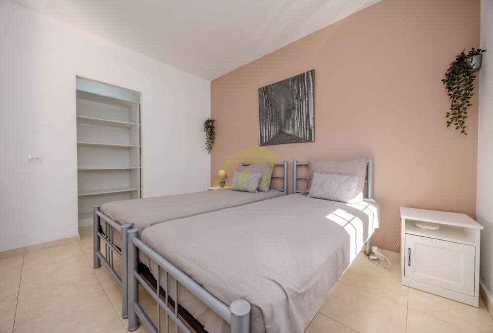 5 quarto Moradia para venda em Playa Blanca com piscina - 699 000 € (Ref: 9458498)