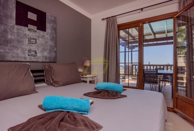 5 slaapkamer Villa te koop in Playa Blanca, Yaiza met zwembad - € 699.000 (Ref: 9458498)