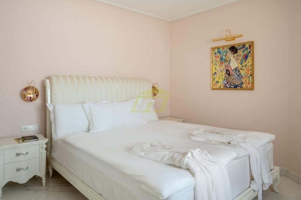 4 bedroom Villa for sale in Puerto Calero with pool - € 2,400,000 (Ref: 9458499)