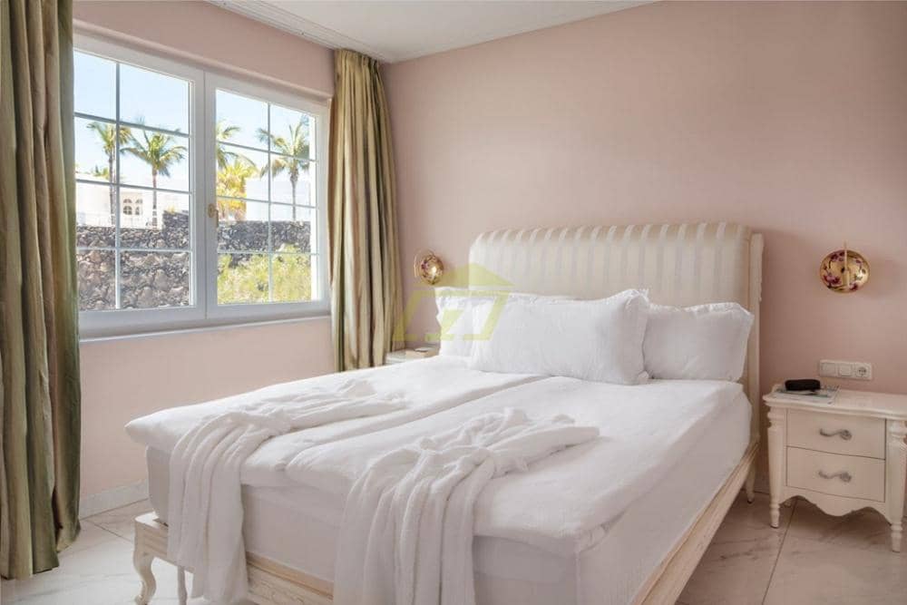 4 bedroom Villa for sale in Puerto Calero with pool - € 2,400,000 (Ref: 9458499)