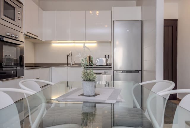 Chalet de 3 habitaciones en Playa Blanca, Yaiza en venta con piscina - 475.000 € (Ref: 9458502)