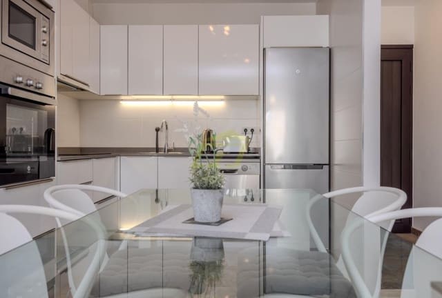 3 makuuhuone Huvila myytävänä paikassa Playa Blanca, Yaiza mukana uima-altaan - 475 000 € (Ref: 9458502)