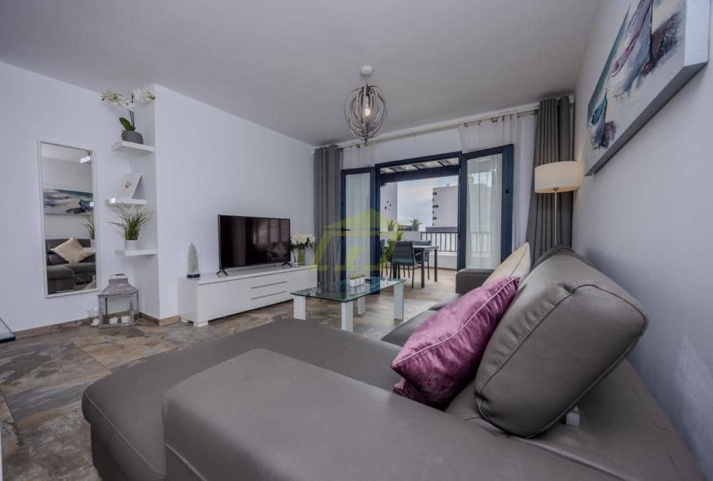 3 slaapkamer Villa te koop in Playa Blanca met zwembad - € 475.000 (Ref: 9458502)