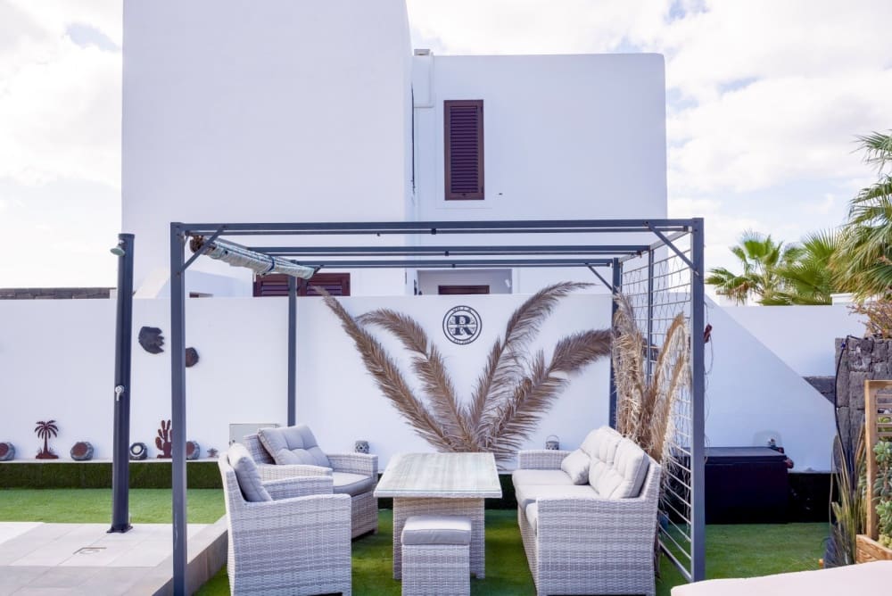 3 soveværelse Villa til salg i Playa Blanca med swimmingpool - € 475.000 (Ref: 9458503)