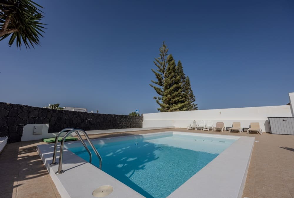 3 soveværelse Villa til salg i Playa Blanca med swimmingpool - € 565.000 (Ref: 9458504)
