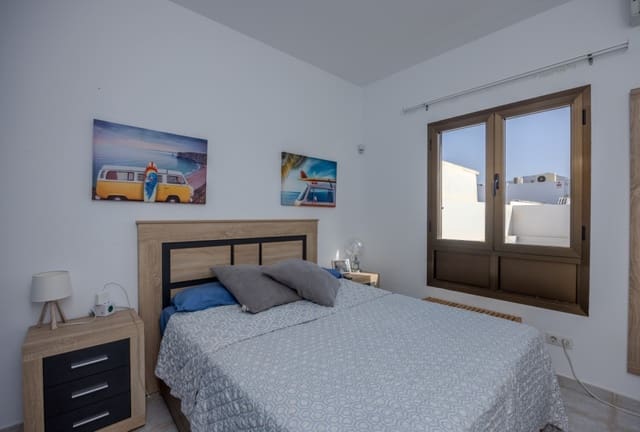 3 soveværelse Villa til salg i Playa Blanca, Yaiza med swimmingpool - € 565.000 (Ref: 9458504)