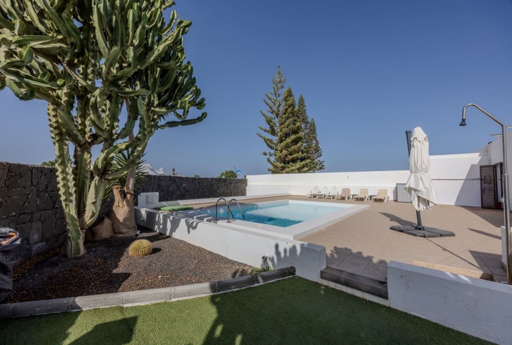 3 soveværelse Villa til salg i Playa Blanca med swimmingpool - € 565.000 (Ref: 9458504)