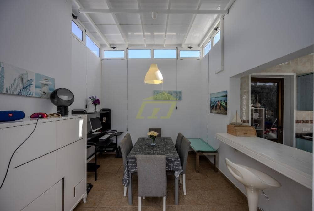 3 soveværelse Villa til salg i Playa Blanca med swimmingpool - € 565.000 (Ref: 9458504)