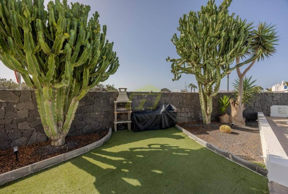 3 soveværelse Villa til salg i Playa Blanca med swimmingpool - € 565.000 (Ref: 9458504)