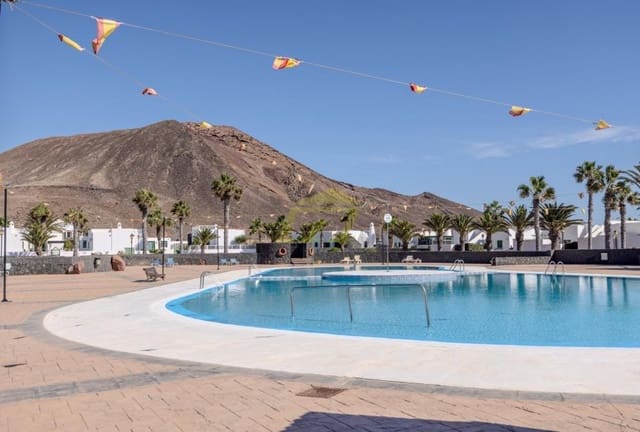 2 camera da letto Villa in vendita in Playa Blanca, Yaiza con piscina - 329.000 € (Rif: 9458505)