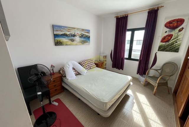 Chalet de 2 habitaciones en Playa Blanca, Yaiza en venta - 275.000 € (Ref: 9458506)