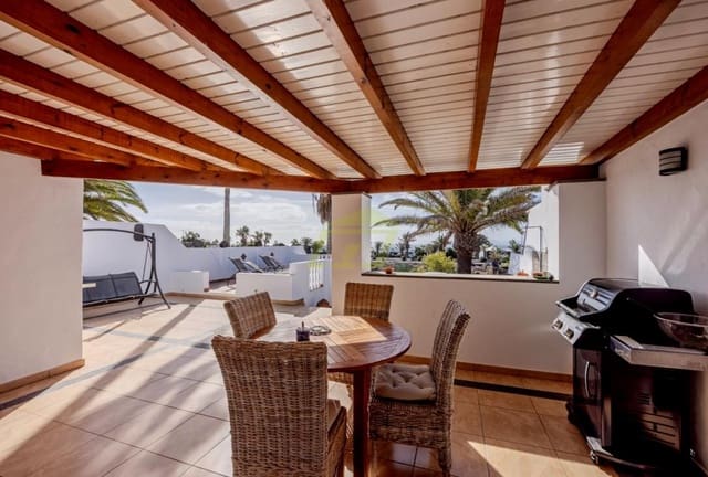 3 slaapkamer Villa te koop in Playa Blanca, Yaiza - € 395.000 (Ref: 9458507)