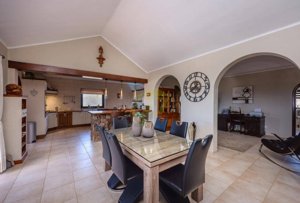 7 bedroom Villa for sale in Las Brenas with pool - € 1,150,000 (Ref: 9458509)