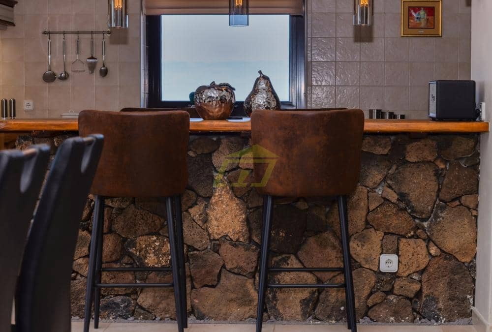 7 bedroom Villa for sale in Las Brenas with pool - € 1,150,000 (Ref: 9458509)