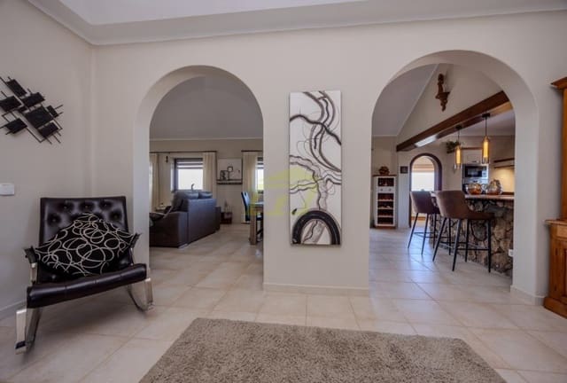 Chalet de 7 habitaciones en Las Brenas, Yaiza en venta con piscina - 1.150.000 € (Ref: 9458509)