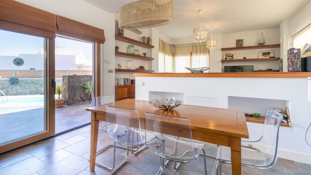 5 slaapkamer Villa te koop in Puerto Calero met zwembad - € 1.200.000 (Ref: 9458510)