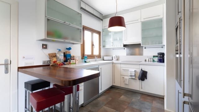 5 slaapkamer Villa te koop in Puerto Calero, Yaiza met zwembad - € 1.200.000 (Ref: 9458510)