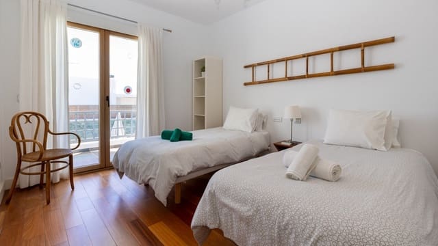 5 slaapkamer Villa te koop in Puerto Calero, Yaiza met zwembad - € 1.200.000 (Ref: 9458510)