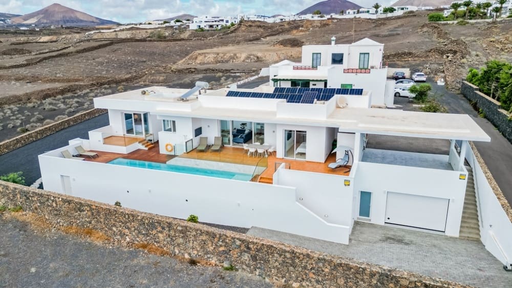 3 soveværelse Villa til salg i Tias med swimmingpool - € 1.240.000 (Ref: 9458511)