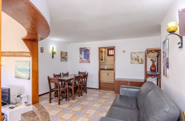 Chalet de 4 habitaciones en Nazaret, Teguise en venta con piscina - 590.000 € (Ref: 9458514)