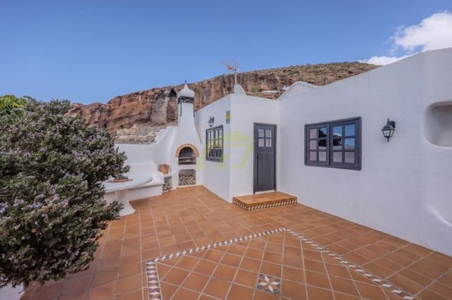 4 bedroom Villa for sale in Nazaret, Teguise - € 690,000 (Ref: 9458517)