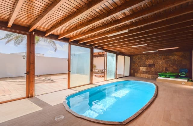 Chalet de 5 habitaciones en Tahiche, Teguise en venta con piscina - 740.000 € (Ref: 9458518)