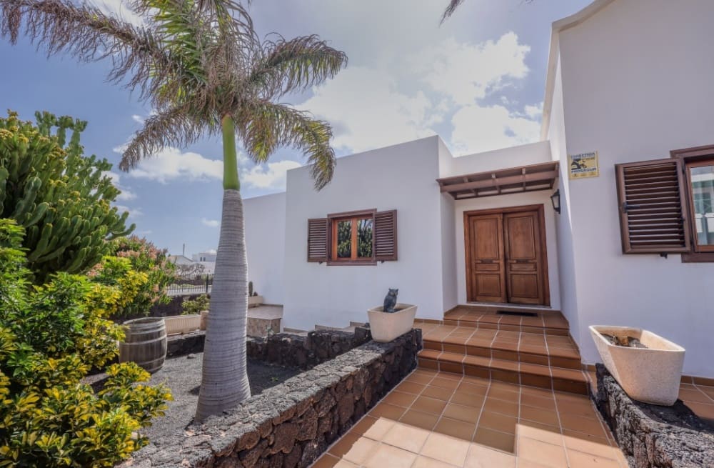 5 bedroom Villa for sale in Tahiche with pool - € 740,000 (Ref: 9458518)