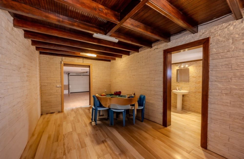 5 bedroom Villa for sale in Tahiche with pool - € 740,000 (Ref: 9458518)