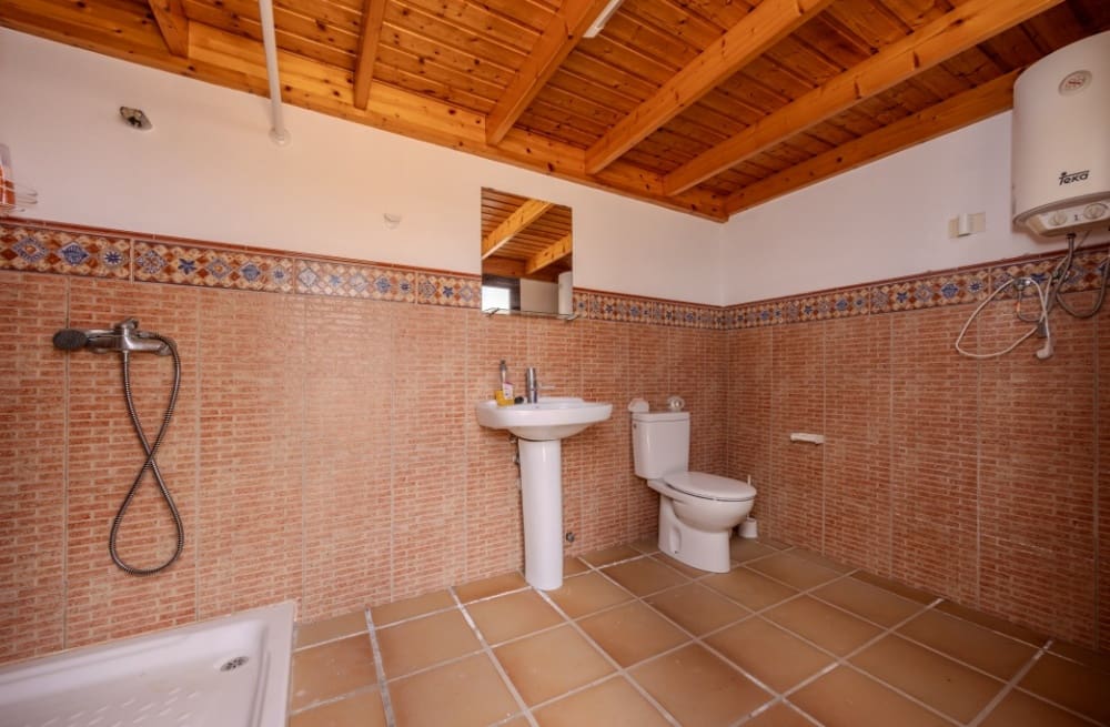 5 bedroom Villa for sale in Tahiche with pool - € 740,000 (Ref: 9458518)