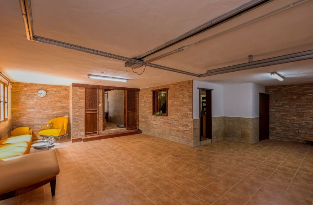 5 bedroom Villa for sale in Tahiche with pool - € 740,000 (Ref: 9458518)