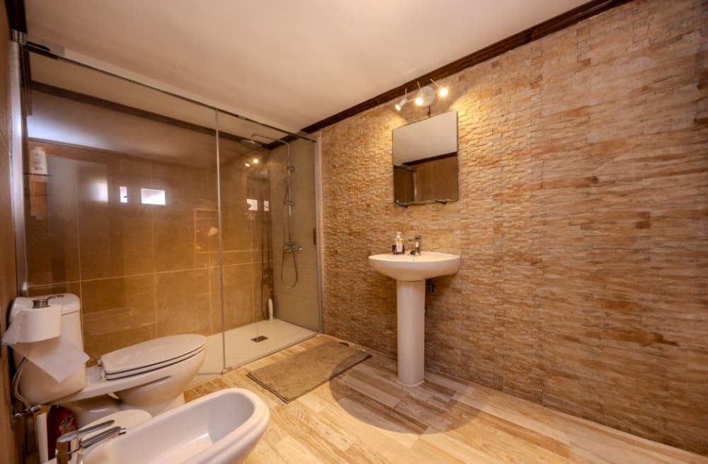 5 bedroom Villa for sale in Tahiche with pool - € 740,000 (Ref: 9458518)