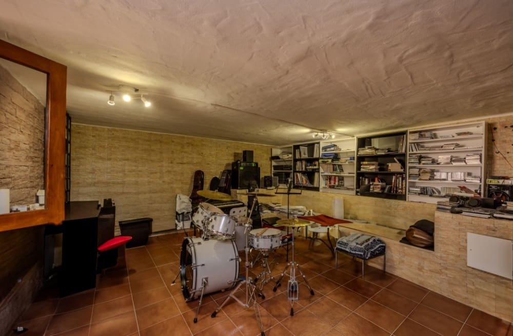 5 bedroom Villa for sale in Tahiche with pool - € 740,000 (Ref: 9458518)