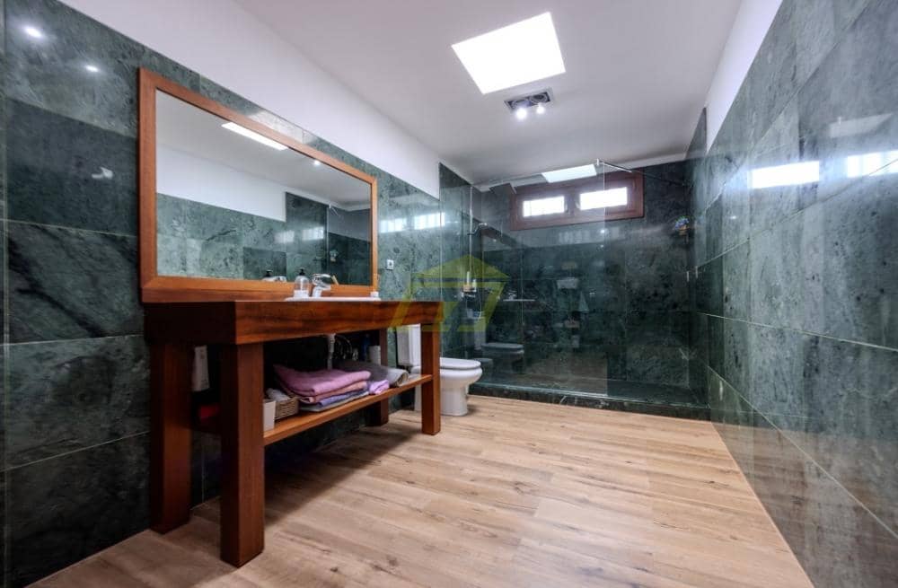 5 soverom Villa til salgs i Tahiche med svømmebasseng - € 740 000 (Ref: 9458518)