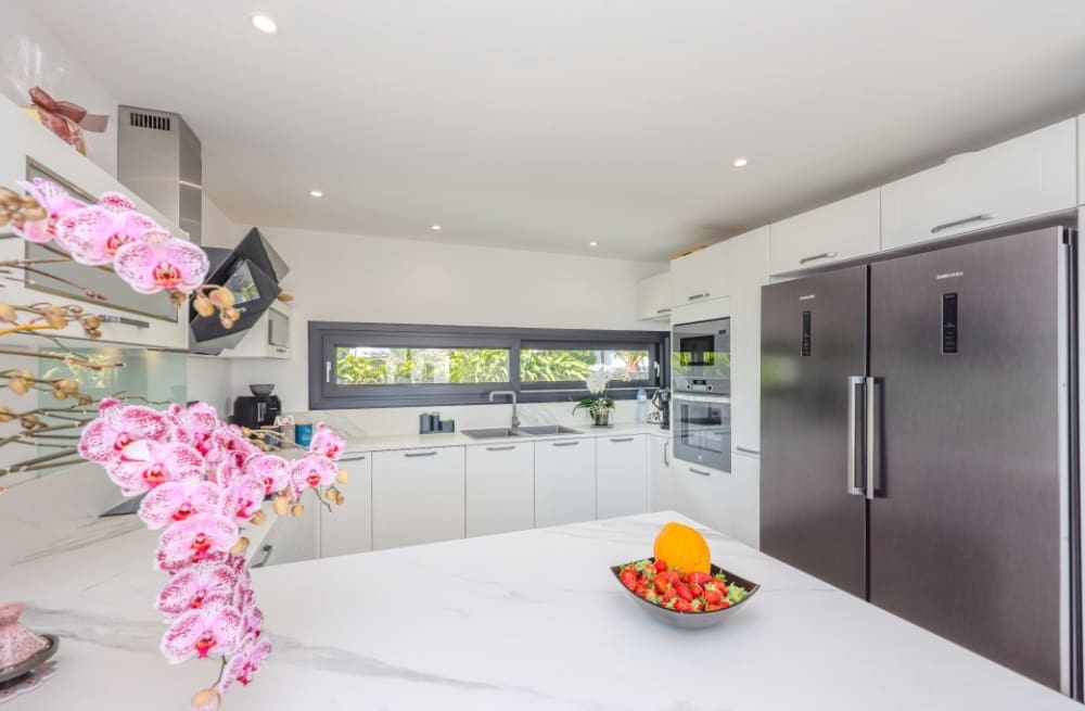 3 sovrum Villa till salu i Costa Teguise med pool - 995 000 € (Ref: 9458519)