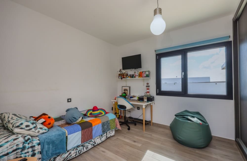 3 sovrum Villa till salu i Costa Teguise med pool - 995 000 € (Ref: 9458519)