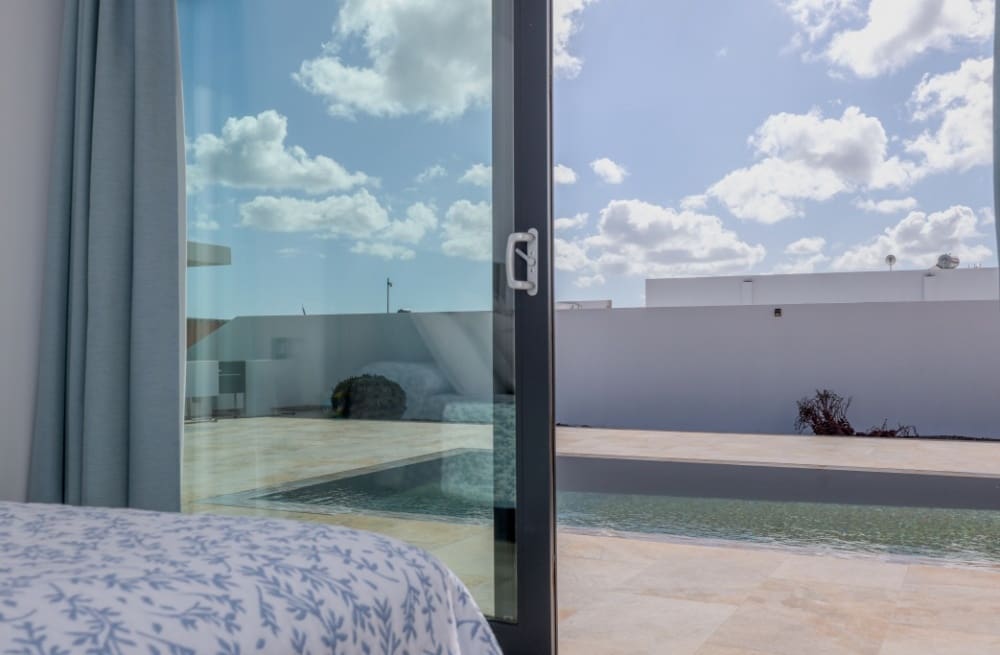 3 sovrum Villa till salu i Costa Teguise med pool - 995 000 € (Ref: 9458519)