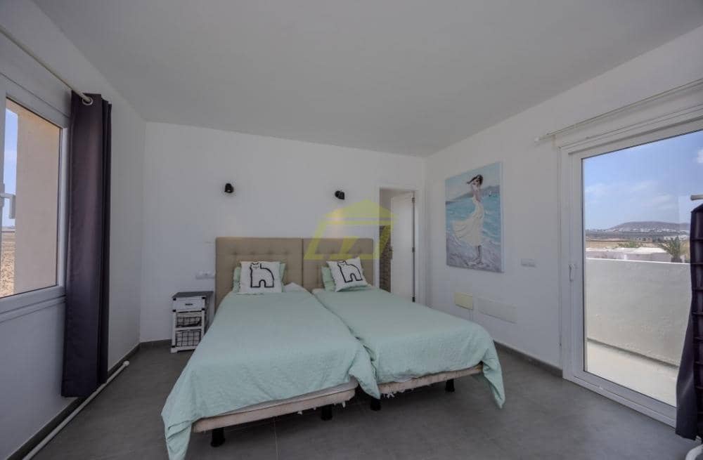 5 soveværelse Villa til salg i El Cuchillo med swimmingpool - € 650.000 (Ref: 9458520)