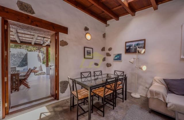 3 bedroom Villa for sale in Los Valles, Teguise with pool - € 775,000 (Ref: 9458521)