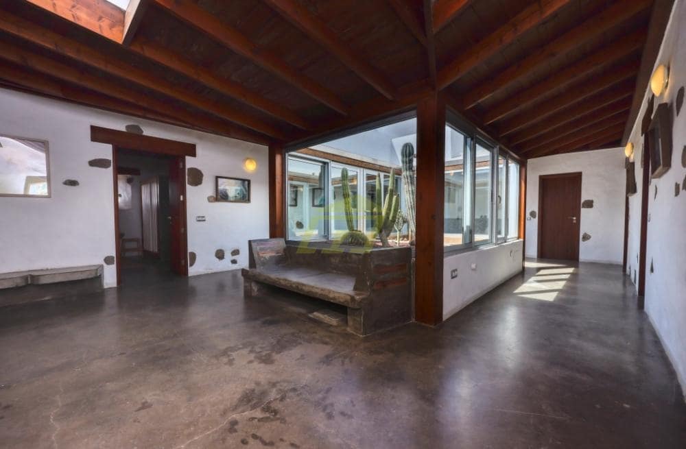 3 soverom Villa til salgs i Los Valles med svømmebasseng - € 775 000 (Ref: 9458521)