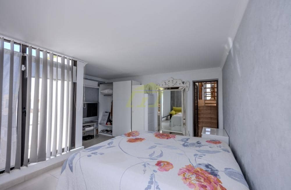 Chalet de 4 habitaciones en Costa Teguise en venta - 570.000 € (Ref: 9458522)