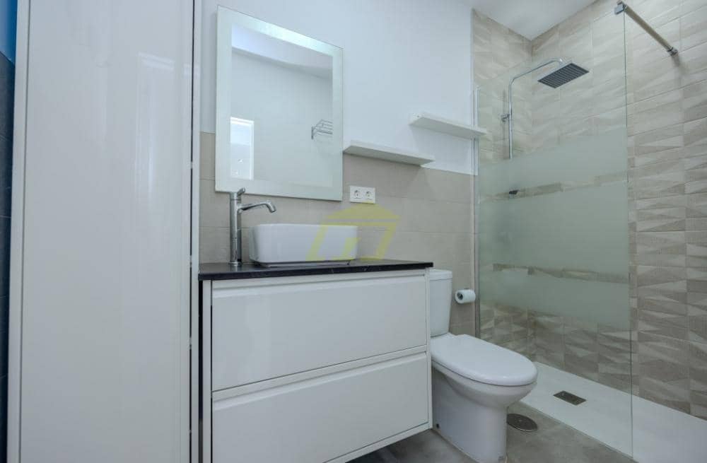 Chalet de 4 habitaciones en Costa Teguise en venta - 570.000 € (Ref: 9458522)