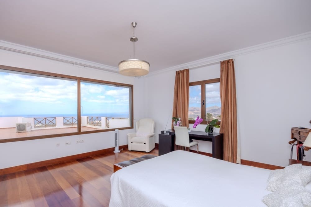 4 bedroom Villa for sale in Macher with pool - € 1,050,000 (Ref: 9458524)