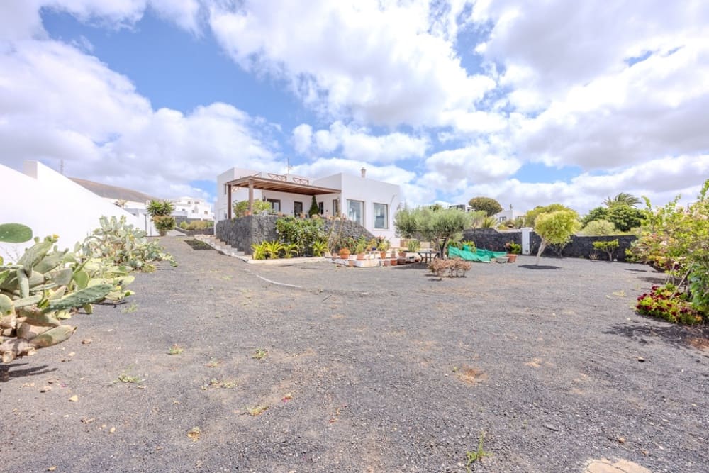 4 bedroom Villa for sale in Macher with pool - € 1,050,000 (Ref: 9458524)