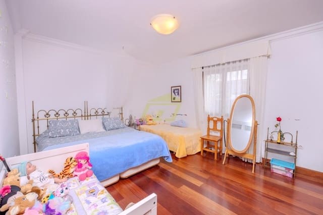 Chalet de 4 habitaciones en Macher, Tías en venta con piscina - 1.050.000 € (Ref: 9458524)