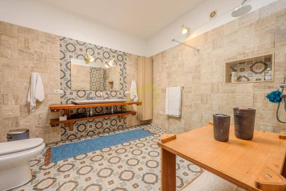 8 sypialnia Willa na sprzedaż w Guime z basenem - 843 000 € (Ref: 9458525)