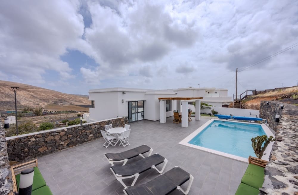 3 sovrum Villa till salu i Tabayesco med pool - 650 000 € (Ref: 9458526)