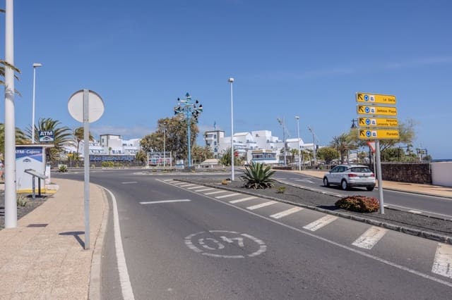 Kommersiell til salgs i Puerto del Carmen, Tías - € 195 000 (Ref: 9458527)