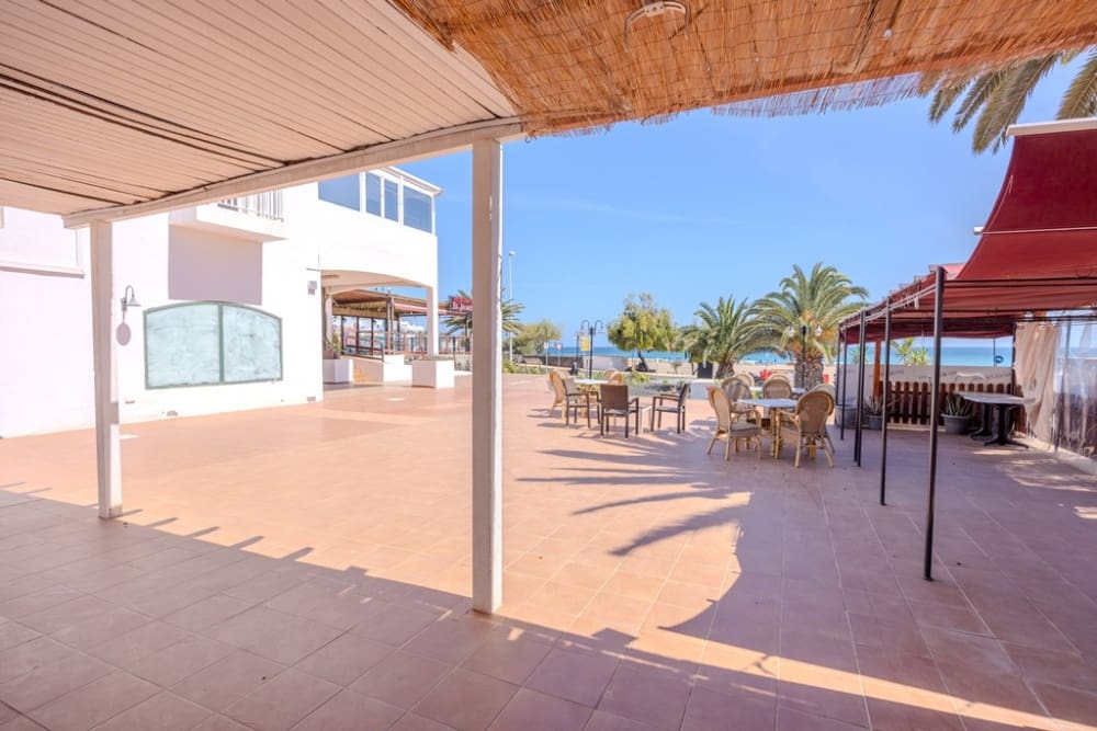Kommersiell til salgs i Puerto del Carmen - € 195 000 (Ref: 9458527)