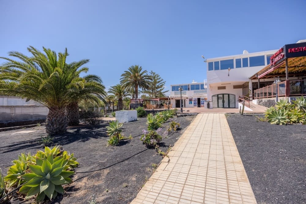 Kommersiell til salgs i Puerto del Carmen - € 195 000 (Ref: 9458527)